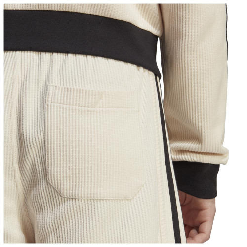Q2 SHORTS